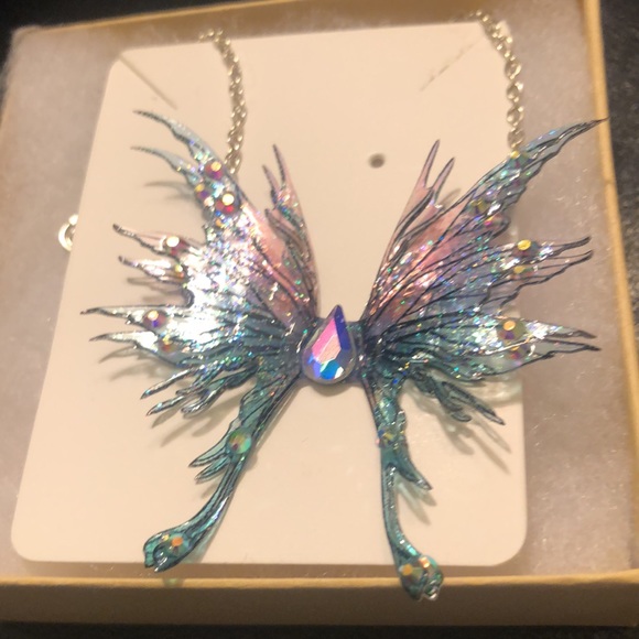 Fairy wing necklace - Picture 2 of 12